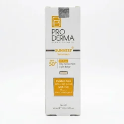  کرم ضد آفتاب فاقد چربی پرودرما مدل رنگی بژ روشن با SPF 50 مناسب پوست چرب و جوش دار حجم 40 میلی لیتر